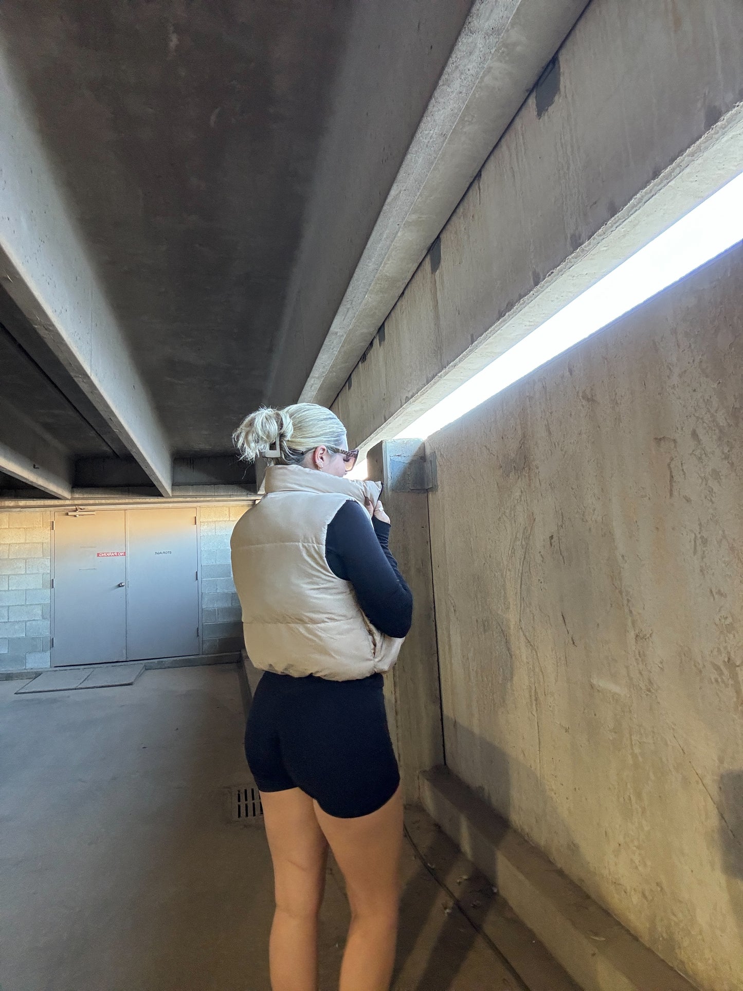 Fall Frenzies Puffer Vest - Reversible Black & Tan