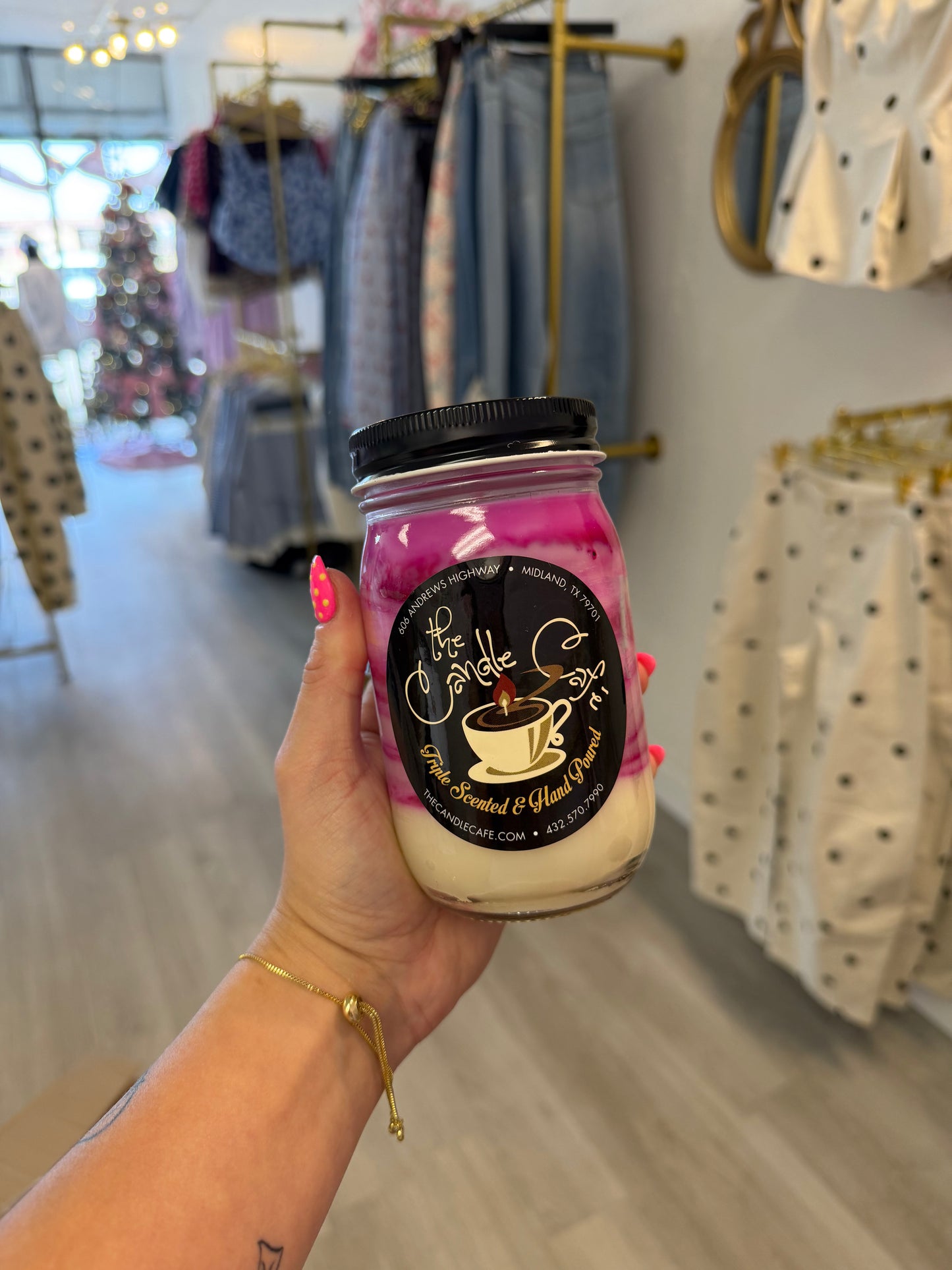 Candle Cafe - Chicks with Kicks