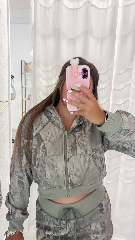 Camo Cropped Hoodie