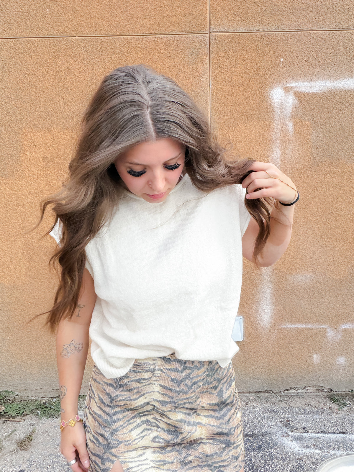 Daisy Cap Sleeve Sweater Knit Top - White