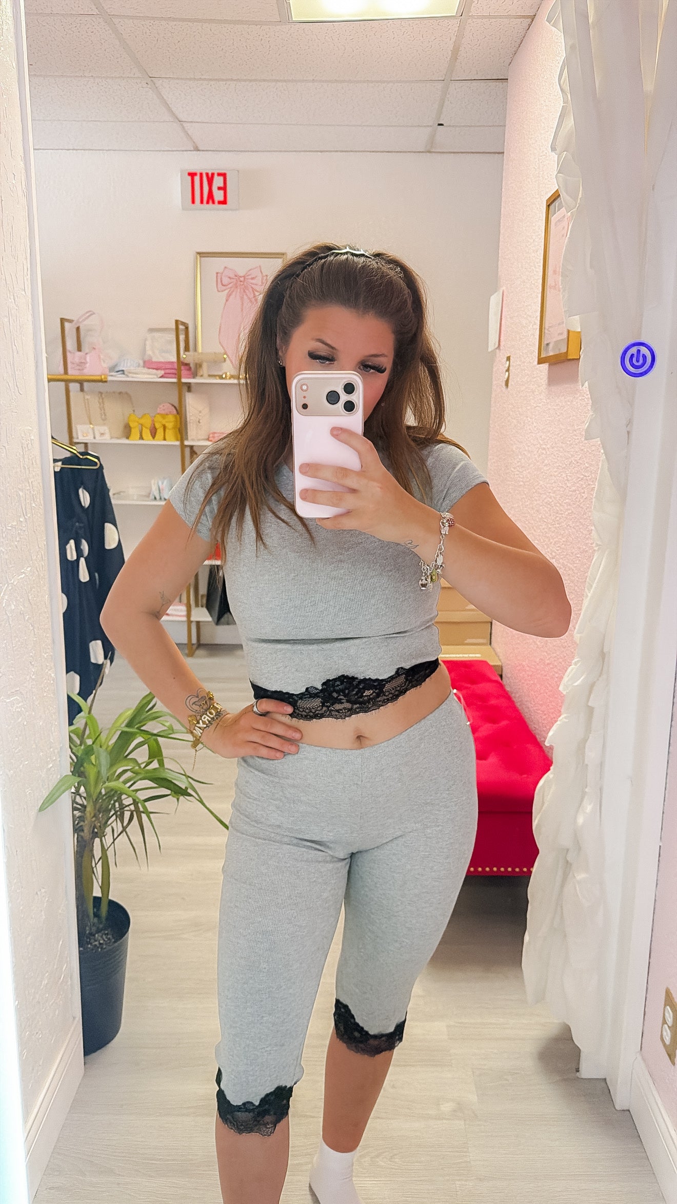 Ribbed Lace Trim Capri Pants