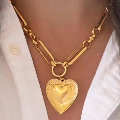 Etched Heart Chunky Chain Statement Necklace