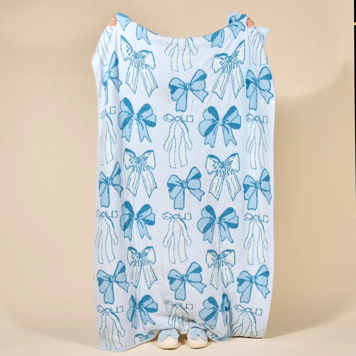 Cozy Dreams Luxe Blanket–Blushing Bows Blue