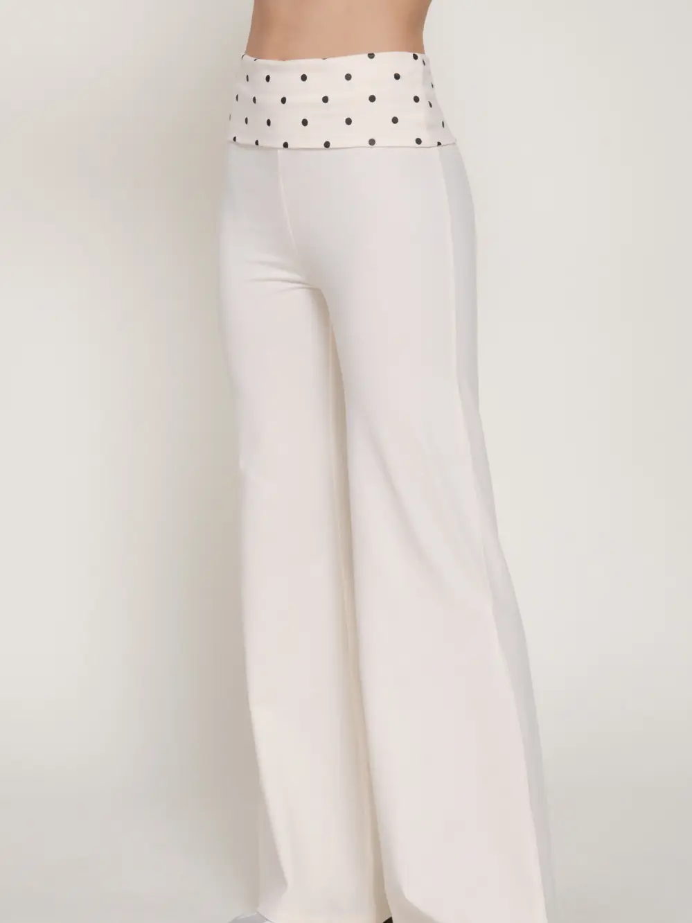 White Polka Dot Printed Waist Band Yoga Pants